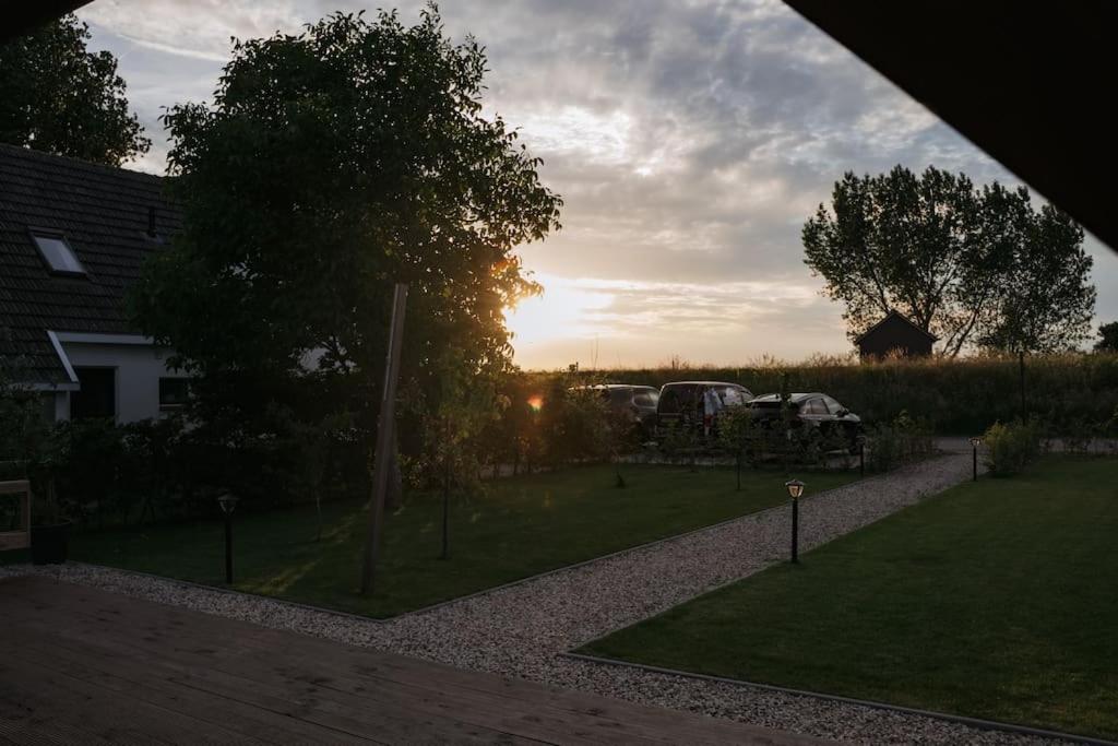 Vila De Os Aan De Dijk Grafhorst Exteriér fotografie